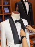 TX0004 Tuxedo trắng cổ lụa đen