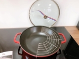 Chảo vung kính Staub Gusseisen Wok 30 cm đỏ