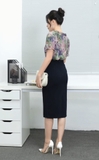 Chân váy ôm bút chì dài che gối màu tím than