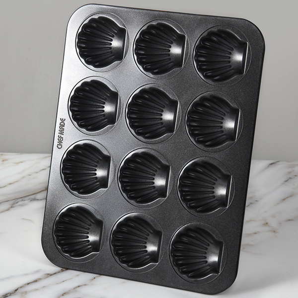 Khuôn bánh 12 ô sò tròn màu đen WK9874