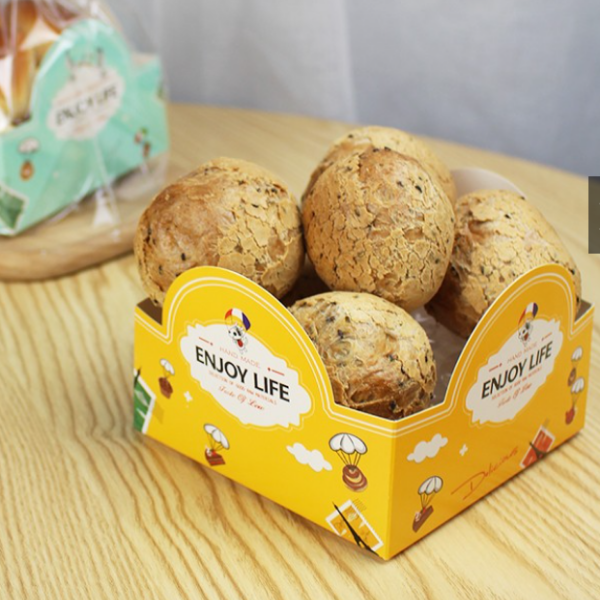 Túi và hộp giấy đựng bánh đế vuông thành thấp màu vàng 12*12*7cm (10c)