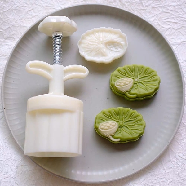 Khuôn trung thu lò xo 1 mặt lá sen 50g