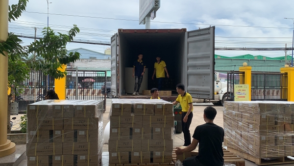 Tải hàng xuất khẩu lên container