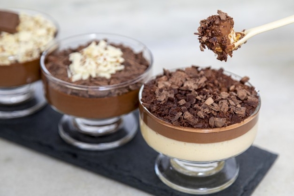 Các loại bánh uống trà: Pudding Chocolate Trắng