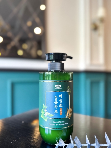Dầu Xả Đông Trùng Hạ Thảo Diếp Cá Nature Beauty Heartleaf & Cordyceps Rinse (500ml)