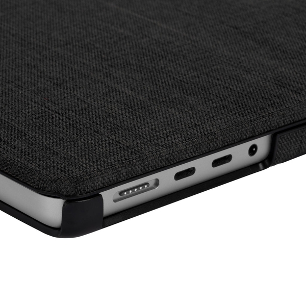 Ốp lưng bảo vệ Incase Textured Hardshell Woolenex cho MacBook Pro 16 2021