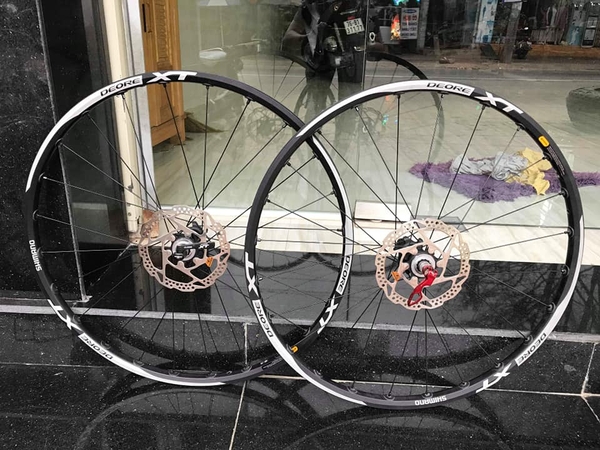 Wheelset MTB shimano deore XT . LIKE NEW