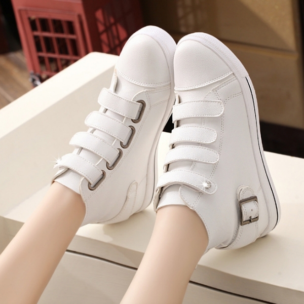 DIỆN ĐẸP VỚI SNEAKER QUAI DÁN !!