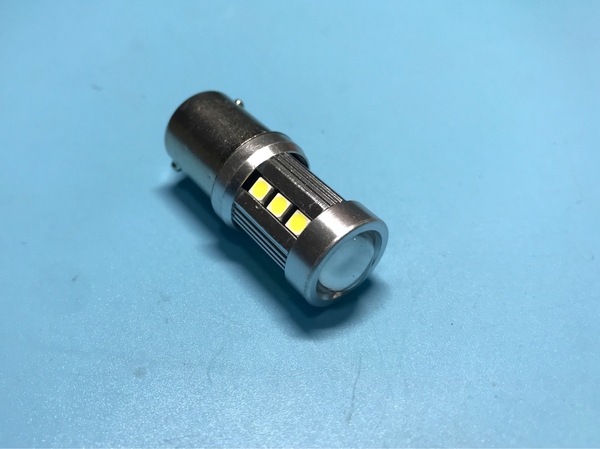 den-led-16w-dui-t15-den-canh-bao-xin-nhan-xe