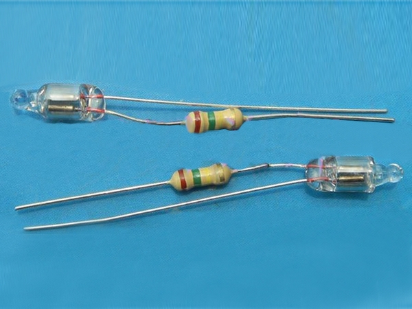 den-bao-mau-do-4mm-220v-10-cai