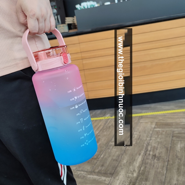 Bình Nhựa Nhắc Uống Nước 2000ML