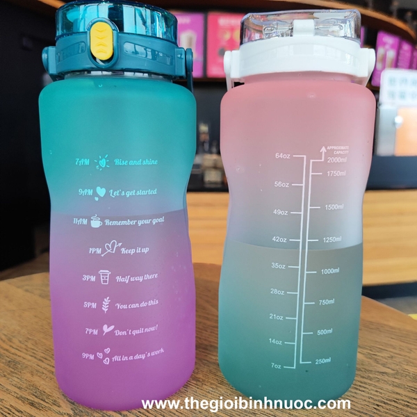 Bình Nhựa Nhắc Uống Nước 2000ML