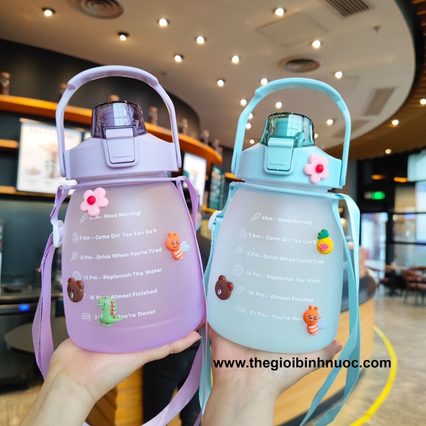 Bình Nhựa Nhắc Uống Nước 1300ML Kèm Sticker