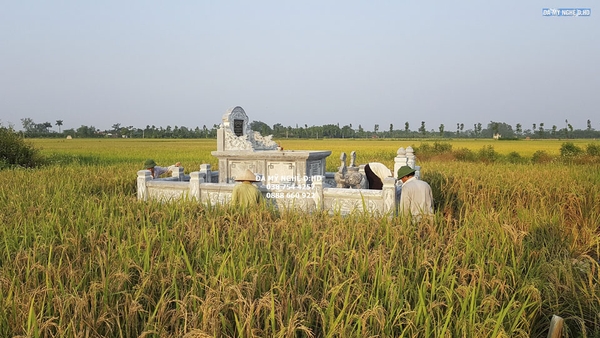 Thi-cong-lang-mo-to-bang-da-tai-thach-that-ha-noi-09