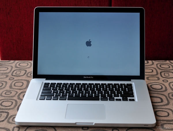 2011年MacBook Pro MC721 Amazon.com: Apple MacBook Pro MC721LL/A 15.4-Inch Laptop (500 GB