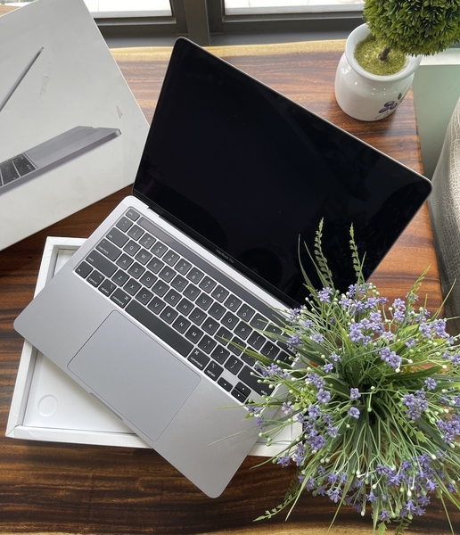 2025年OS MacBook Pro i7 16GB Retina タッチバー