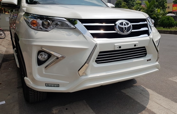 Cận cảnh mặt nạ Body Kit Lexus cho Toyota Fortuner