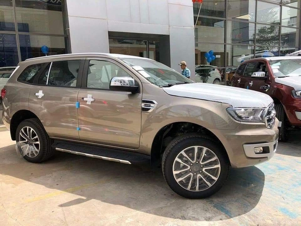 hình ảnh ngoại thất ford everest 2019