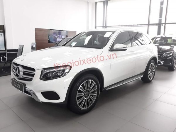 Mercedes GLC 250 4Matic 2019 màu trắng