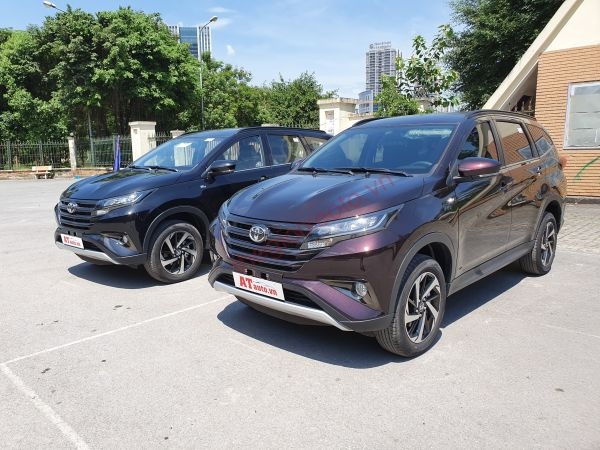 ngoai that toyota rush 2019 2020 mau den va mau do man