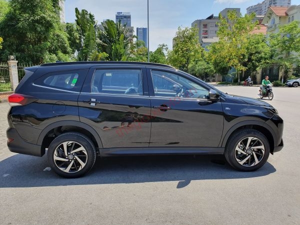 ngoai that toyota rush 2019 2020 mau den va mau do man