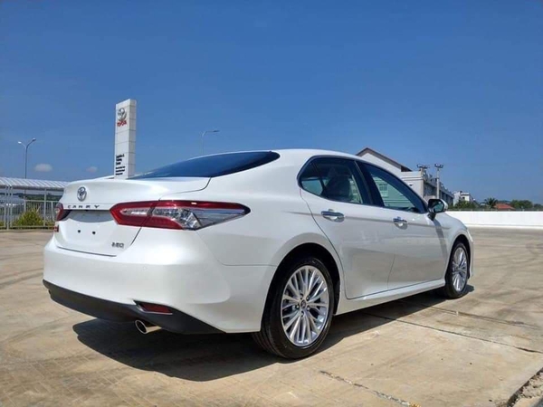 Toyota Camry 2019 nhập khẩu Thái Lan