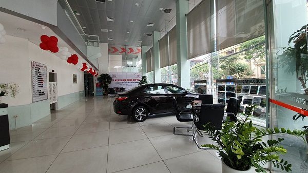 phòng trưng bày xe mới Toyota Cầu Giấy
