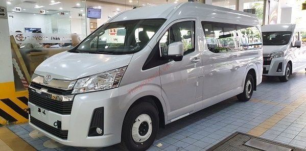 Thông số xe Toyota Hiace máy xăng dầu 16 chỗ ngồi mới nhất