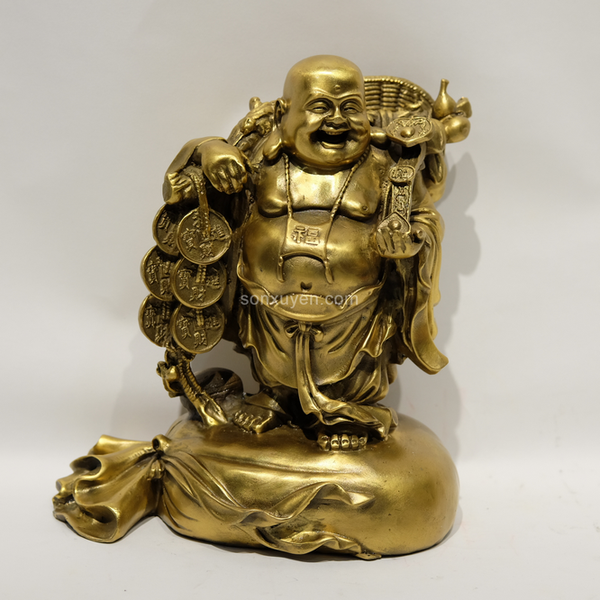 Phật di lặc đứng gánh tiền và cầm gậy như ý cao 24,5 cm rộng 21 cm