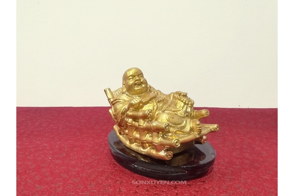 Tượng Phật Di Lặc nằm ghế tre cao 8 cm rộng 10cm. Để vừa trên xe ô tô.