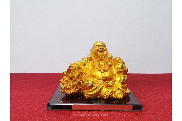 Tượng Phật Di Lặc Tài Lộc mạ vàng  cao 9 cm rộng 12 cm. Để vừa trên xe ô tô.