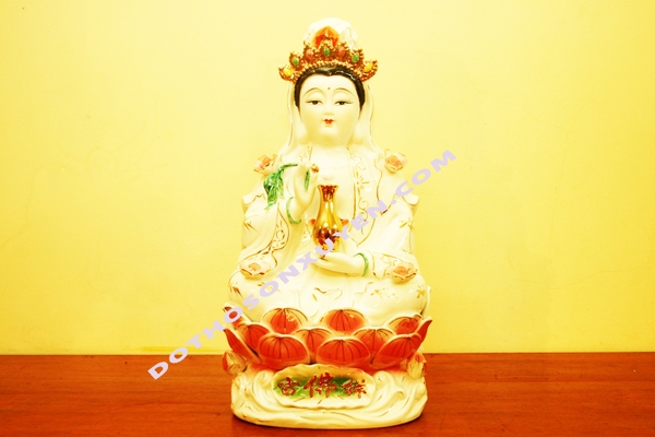 Tượng Phật Bà Quan Âm bằng sứ