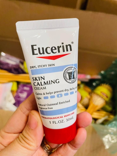 Kem làm dịu và giảm da ngứa, khô chiết xuất yến mạch Eucerin Skin Calming Cream for dry and itchy skin 30ml