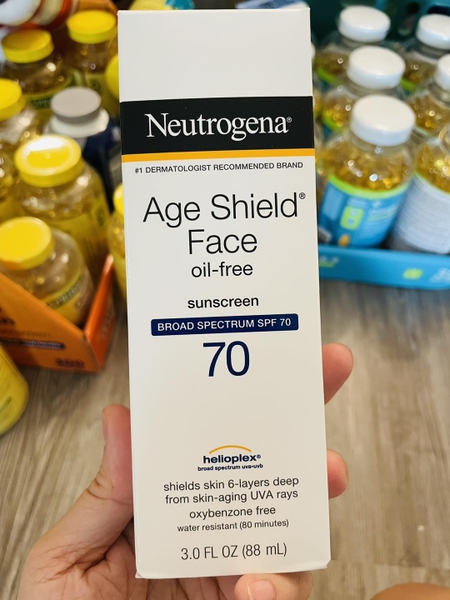 Kem chống nắng cho mặt Neutrogena Age shield face oil free SPF 70, 88ml