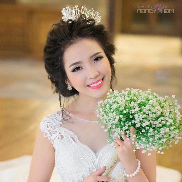 Cô dâu đẹp rạng ngời với phong cách trang điểm Thái Lan