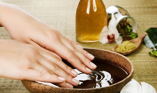 4 BƯỚC CHĂM SÓC MÓNG TAY ĐẸP CHO CÔ DÂU TRƯỚC CƯỚI