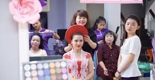 NHỮNG ĐIỀU CÔ DÂU NHẤT ĐỊNH PHẢI GHI NHỚ KHI TRANG ĐIỂM NGÀY CƯỚI