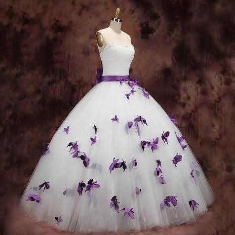 Váy cưới cánh bướm tím
