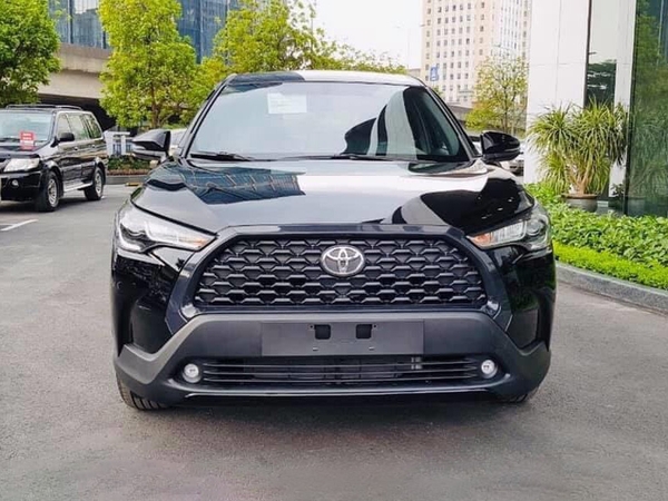 gia-xe-toyota-cross-2023-cxg-den-nt-do