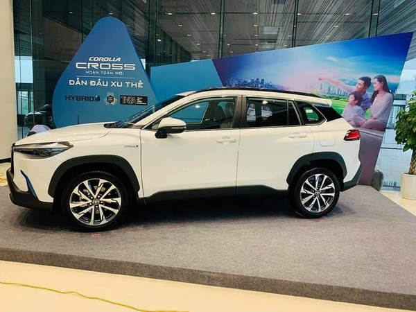 gia-xe-toyota-cross-2023-cxh-trang-nt-do