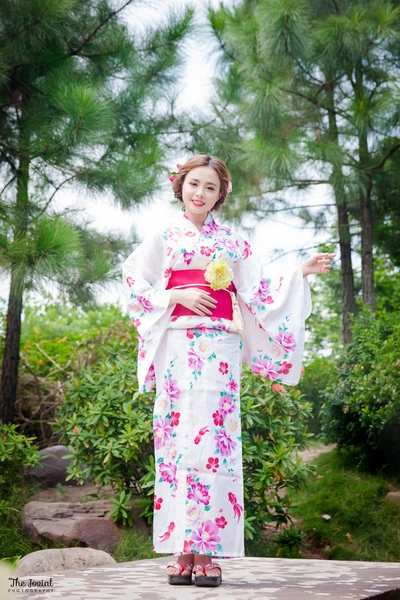 Kimono – Yukata nữ – Nét xuân ngời tinh khiết