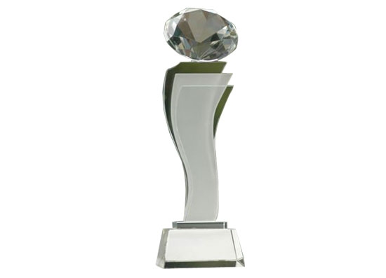 Đâu là địa chỉ bán cúp pha lê đẹp?