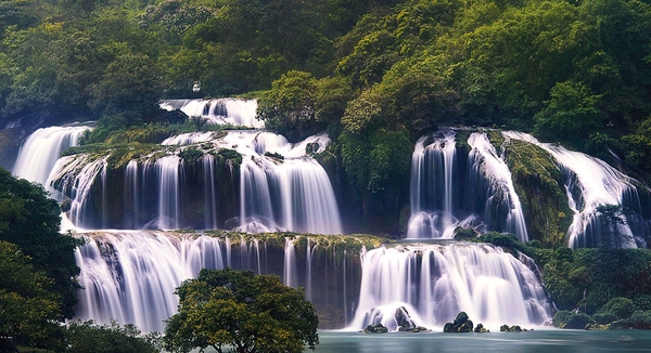 Du lịch thác bản Giốc nên đi theo tour hay tự túc?