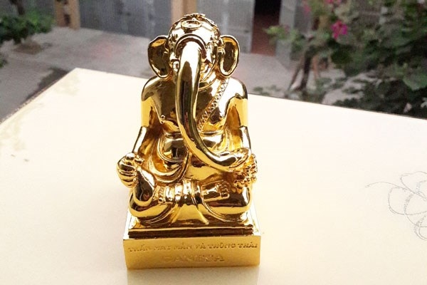 Thần voi Ganesha mạ vàng 24K