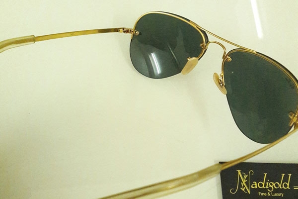 Kính rayban mạ vàng 18K