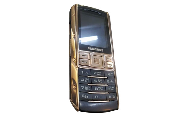 Samsung Ego mạ vàng 14K