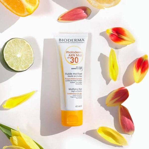 Kem chống nắng cho da mụn Bioderma Photoderm AKN Mat SPF30+