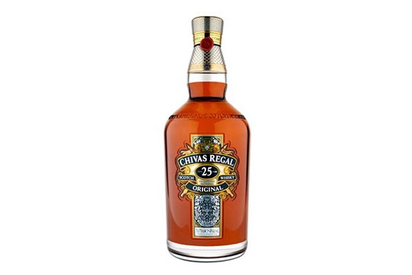 Rượu Chivas có màu vàng