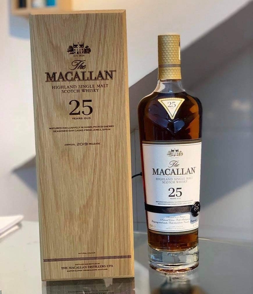 Rượu MacaLLan 25 năm