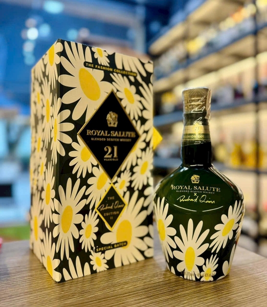 RƯỢU CHIVAS 21 NĂM RICHARD QUINN DAISY  LIMITED EDITION 2-giá tốt nhất